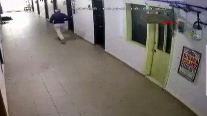 Ofiste akılalmaz tuzak! 40 bin dolarlık saati duvarı delip çaldılar