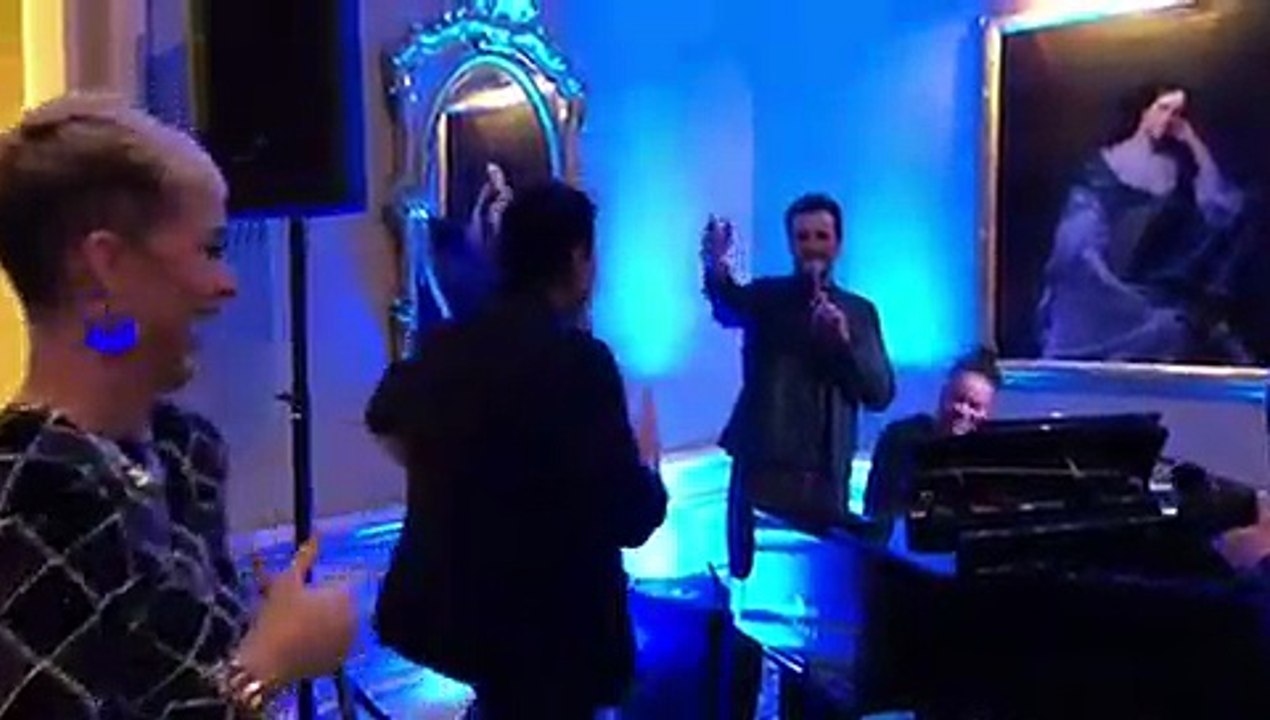 Katy Perry, Lionel Richie & Luke Bryan Treat A Cocktail Party To A Soulful Performance Of 'I'll Be There'