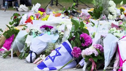 Sydney, l'omaggio alle vittime della strage a Bondi Beach