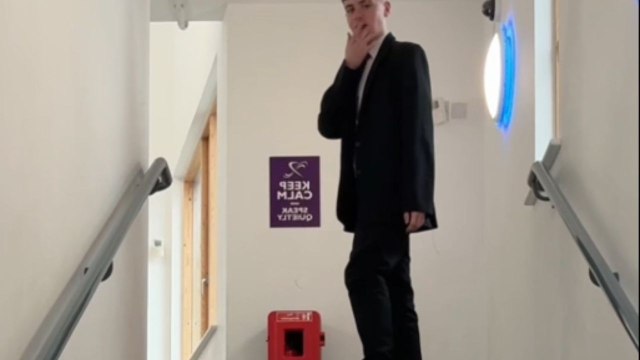 Shuffle dance fail: Boy performs shuffle dance on stairs and ends up falling