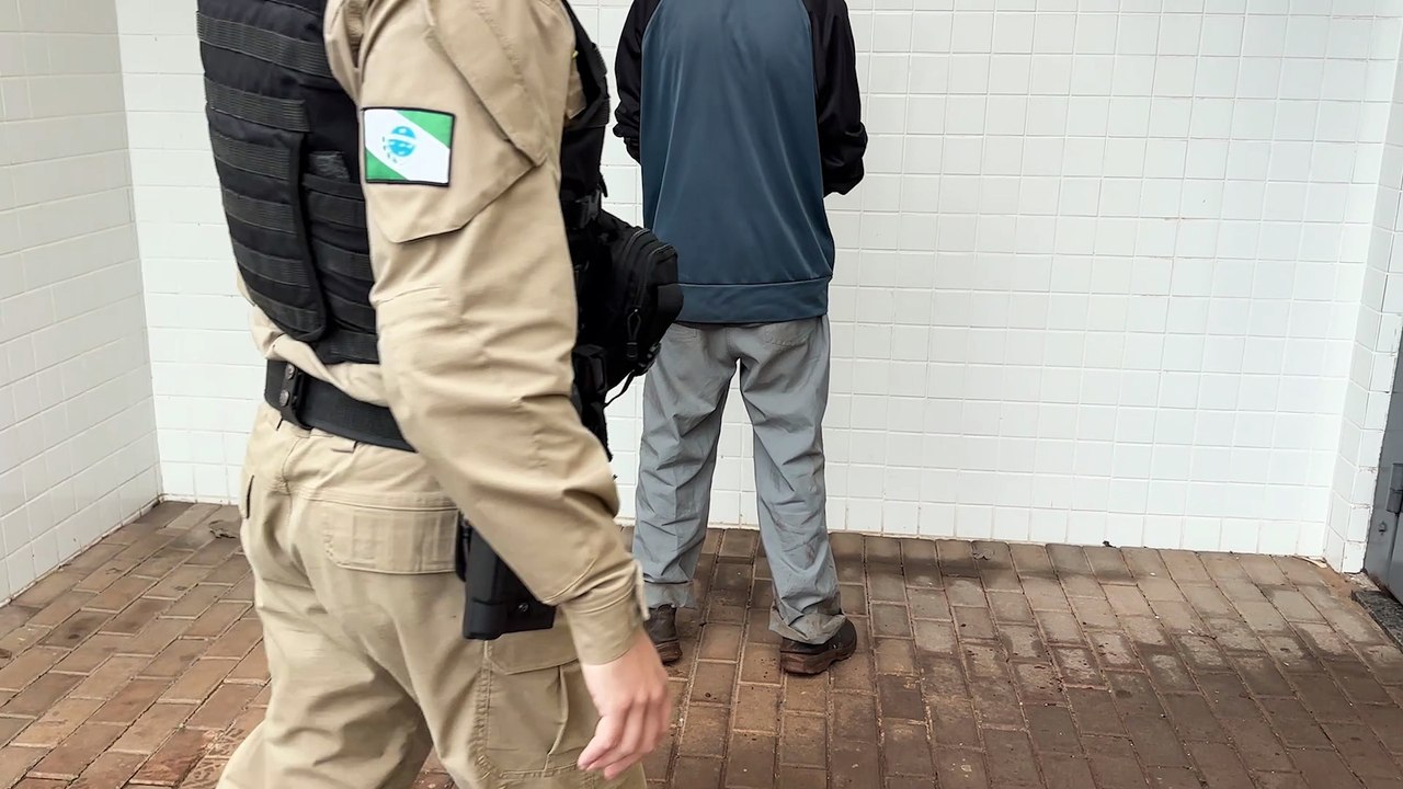 Homem é preso após ameaçar ex-mulher com faca e exigir retomada do relacionamento