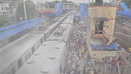 कोहरे की वजह से रेलवे की रफ्तार पड़ी धीमी