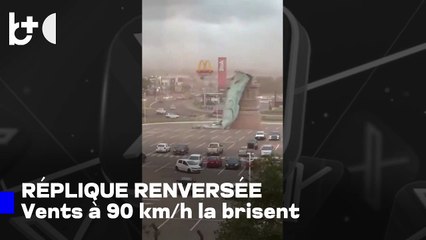 Vent fort renverse une Statue de la Liberté… pas celle de New York, pas de blessés