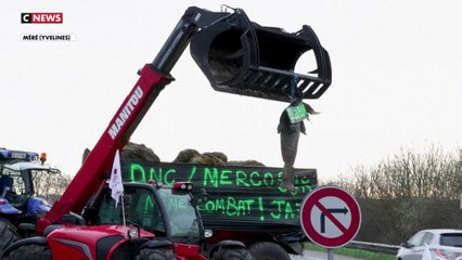 «On est là pour faire durer le mouvement» : pour faire entendre leurs revendications, les agriculteurs créent des blocages