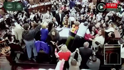 Messico, scoppia rissa nel Congresso: deputate si prendono per i capelli