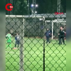 Antrenör, kadın hakeme saldırıp tokat attı