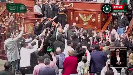 Mecliste saç saça baş başa kavga