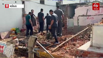 વડોદરા: નવાપુરા વિસ્તારમાં બોમ્બ જેવો પદાર્થ મળતા અફરાતફરી, તપાસમાં થયો મોટો ખુલાસો