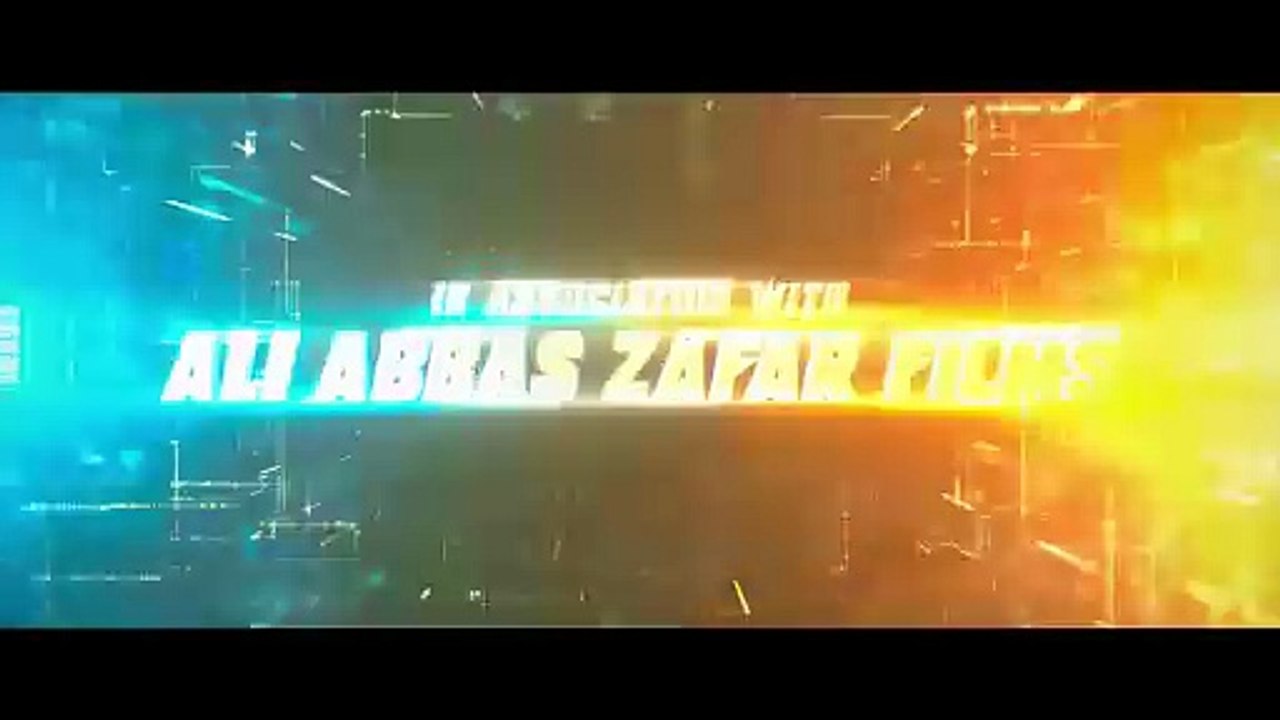 Bade Miyan Chote Miyan Trailer (2) OV