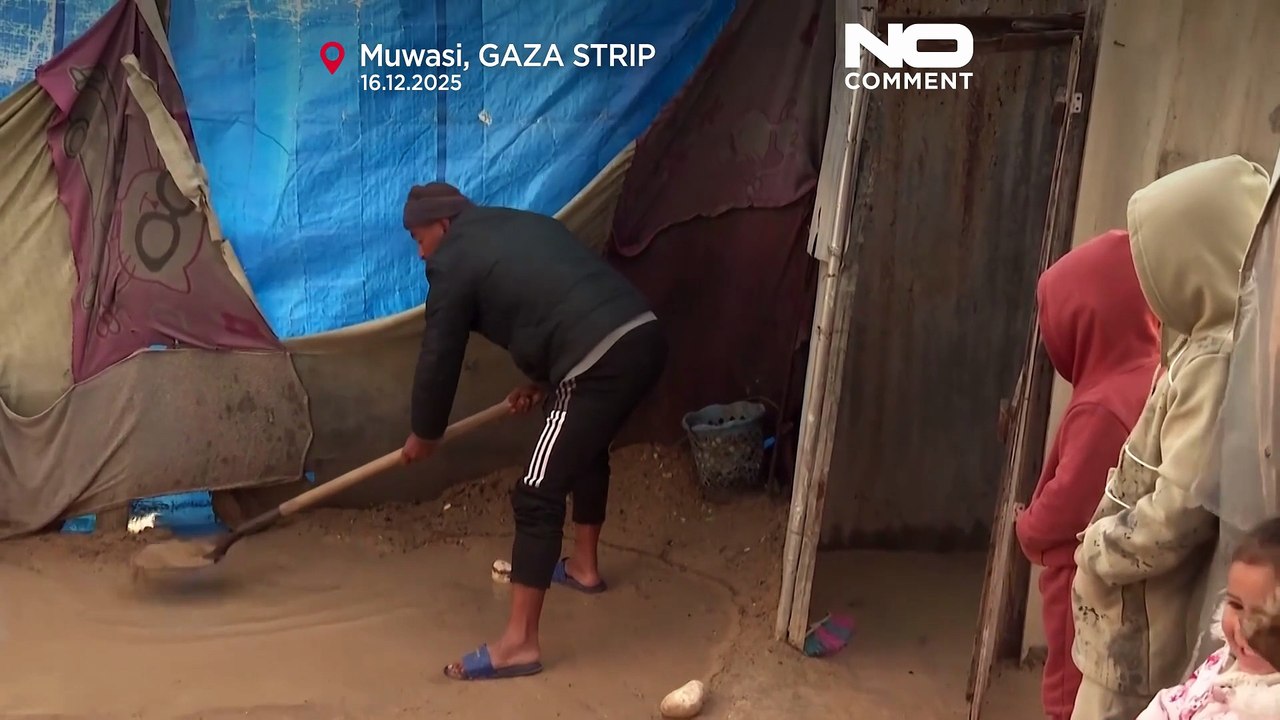 Vertriebene in Gaza kämpfen bei Starkregen und Kälte in instabilen Zelten