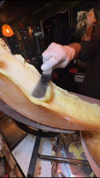 Marché de Noël de Metz 😍✨Un marché ultra gourmand avec enfin de l’aligot 😱🔥Une bonne dose de raclette, de fondue, de frites, mais aussi un superbe sentier des lanternes qui vaut vraiment le détour 💪✨