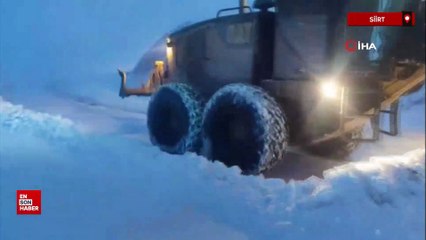 Siirt Pervari'de grup köy yolu kar nedeniyle kapandı