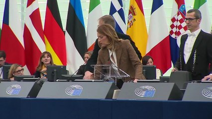 Bruselas propone permitir una producción "limitada" de coches de combustión más allá de 2035