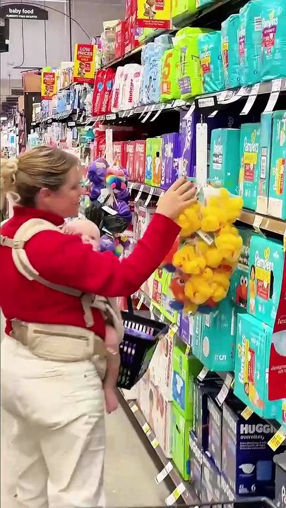 One small act can change someone’s whole day Be the reason someone believes in kindness again😍