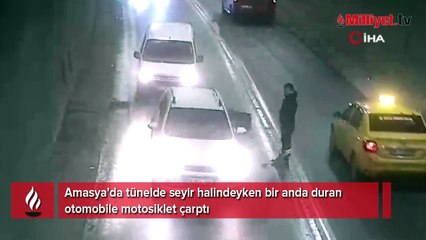 Tünelde bir anda duran otomobile motosiklet çarptı