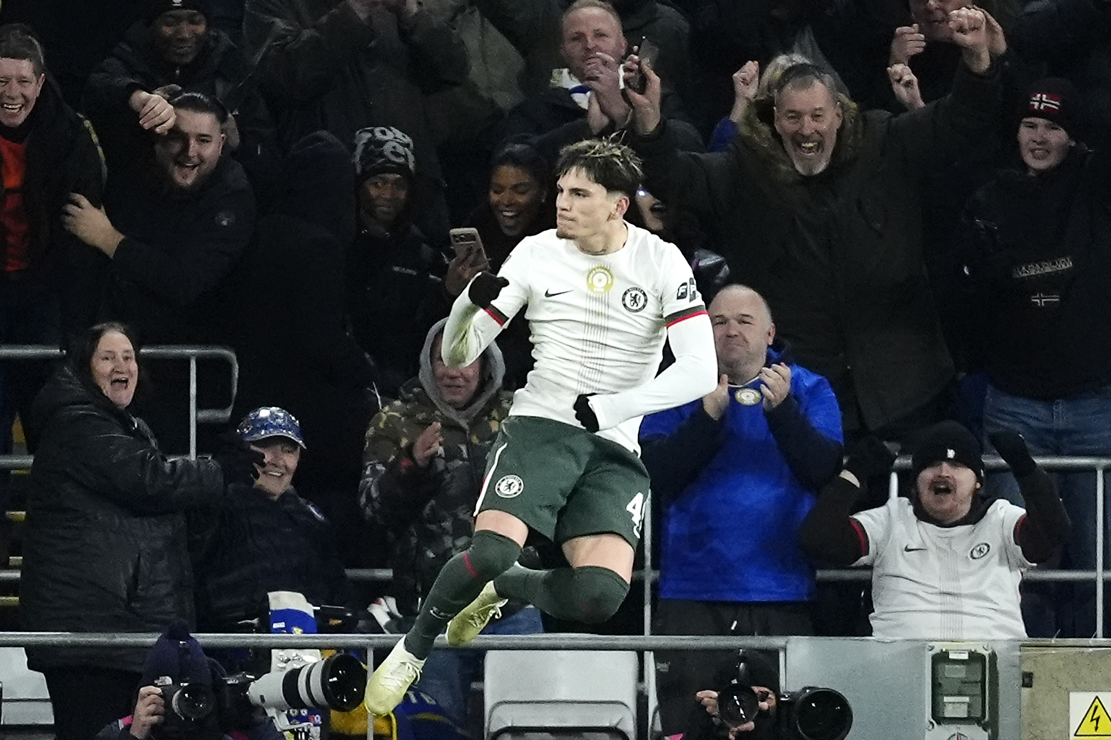 Carabao Cup : Chelsea se fait peur contre Cardiff mais rejoint les demi-finales grâce à Garnacho