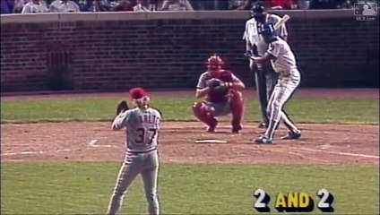 Andre Dawson (CHC) throws bats on the field after being ejected by Umpire Joe West (7/23/91)