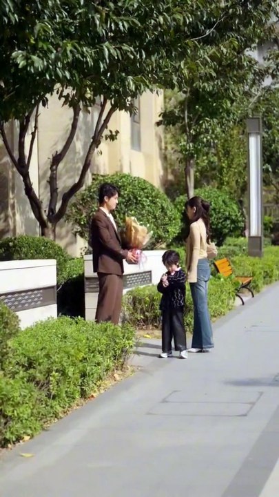 He kissed her bcm new boss after breakup of 4yr #kdrama #tvseries #shorts