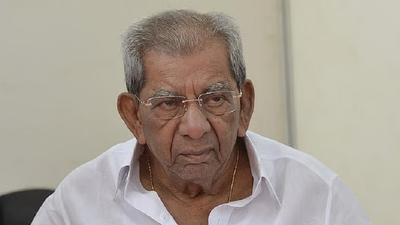 ದಾವಣಗೆರೆ: ಅಗಲಿದ ನಾಯಕನಿಗೆ ಕಂಬನಿ