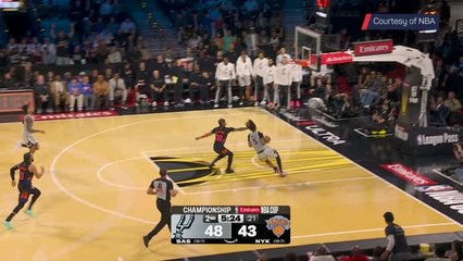 Wemby steals, Castle slams for the Spurs