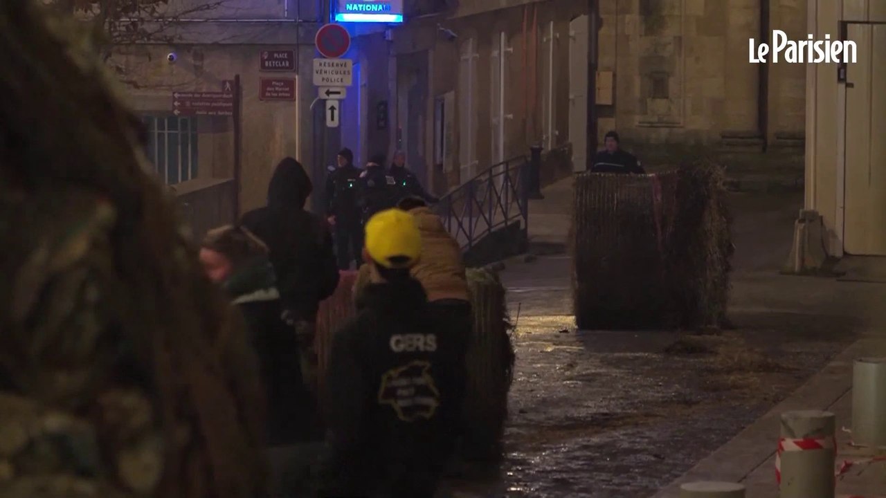 Colère des agriculteurs : du lisier déversé dans la nuit devant la préfecture du Gers