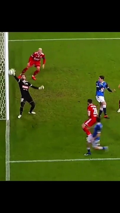 ​🦵 The Art of Disrespect! Unforgettable Nutmegs That Humiliated Defenders!