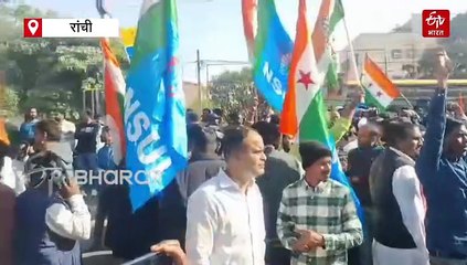 नेशनल हेराल्ड केस में राहुल और सोनिया गांधी को राहत मिलने से कांग्रेस उत्साहित, पार्टी नेताओं ने भाजपा कार्यालय का किया घेराव