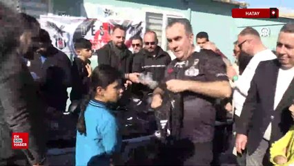 Hatay'da depremzede öğrencilere forma