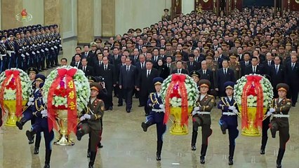 Estimado camarada Kim Jong Un visita Palácio do Sol Kumsusan