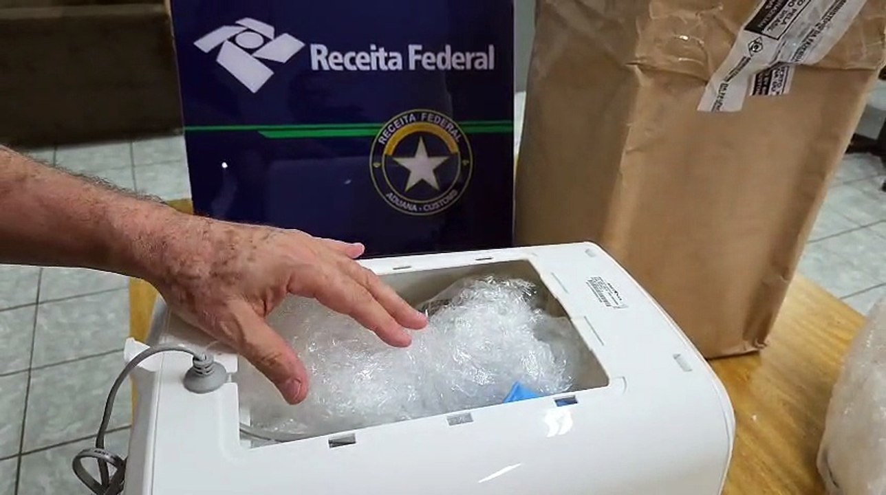 Receita Federal apreende 1,1 kg de capulho escondido em bebedouro durante fiscalização em transportadora de Cascavel