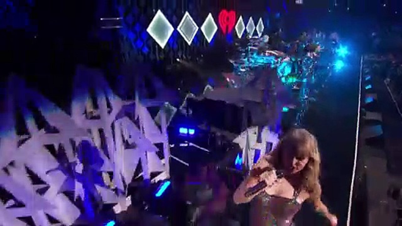 Ariana Grande Reacts To Pete Davidson Diss