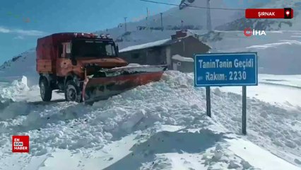 Şırnak’ta karda mahsur kalan 12 kişi 3 saatlik çalışmayla kurtarıldı