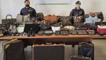 Parma, maxi sequestro al mercato della Ghiaia: migliaia di articoli di lusso contraffatti (17.12.25)