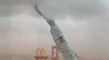Tempesta butta giù la Statua della Libertà (in Brasile)
