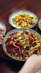 She fell asleep with the doll every night, he was like being hugged by her in her arms, and the cold and precious man gradually became addicted to this sweet torture