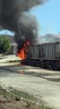 Carreta pega fogo e assusta motoristas na AL-105