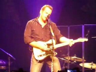 garou-lyon-24/05/08 fou rire+déhanché