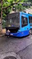 Ônibus pega fogo em bairro de BH