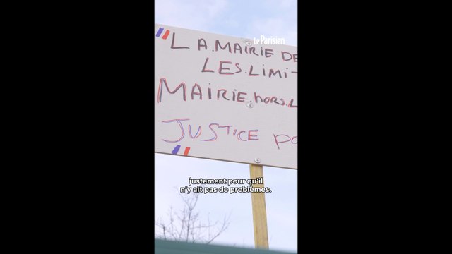La mairie pose des blocs de béton devant la propriété de gens du voyage