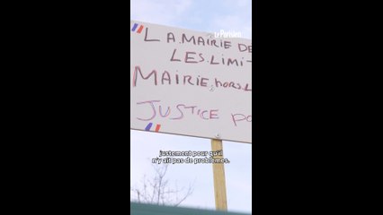 La mairie pose des blocs de béton devant la propriété de gens du voyage