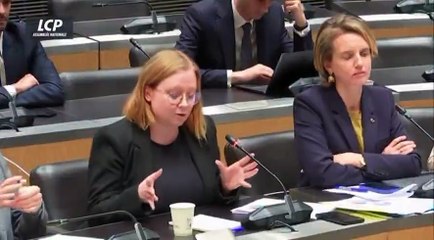 La LFI, Ersilia Soudais, sème une nouvelle le chaos à la commission d'enquête sur le service public en hurlant, qualifiant de "racistes" les chroniques de Sophia Aram et glorifiant Guillaume Meurice