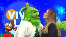 'El Grinchesco' besa a Gina Pastor