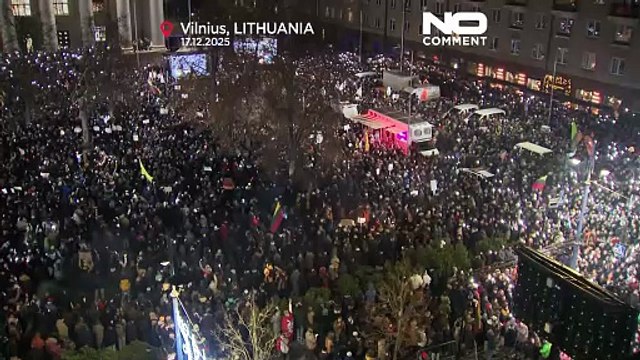 Miles de personas protestan en Lituania contra los cambios en la ley de la radiotelevisión pública