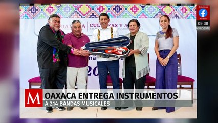 Salomón Jara entrega instrumentos a 214 bandas musicales en Oaxaca