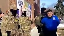 Watch federal agents detain man on Chicago street as Border Patrol returns
