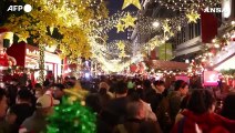 Shanghai si illumina di mercatini di Natale