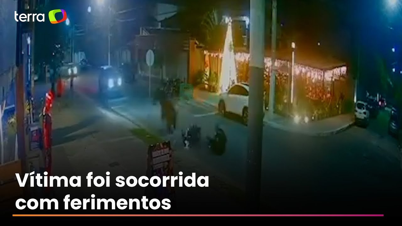 Cavalo solto corre por avenida e atinge motociclista em Cabo Frio (RJ)