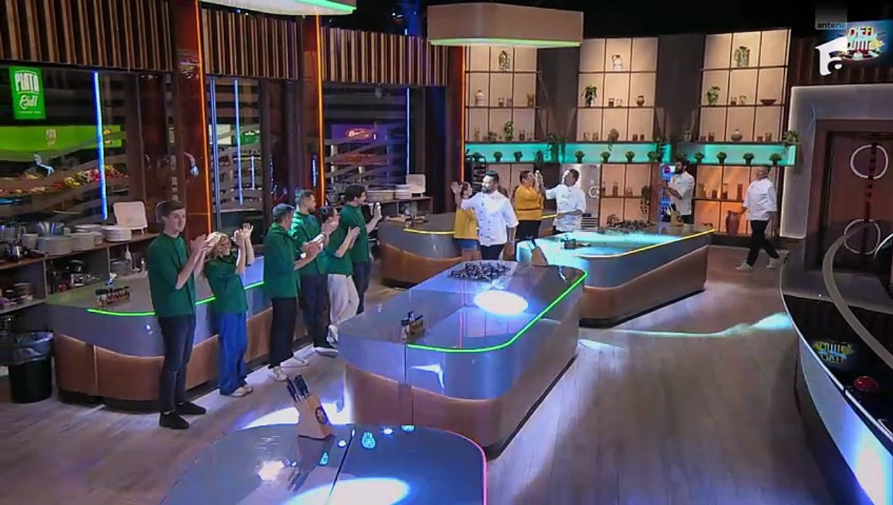 Chefi la cuțite - Sezonul 16 - Episodul 19 de Miercuri, 17 Decembrie 2025 partea 1