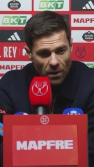 No le hizo gracia: la pregunta que cambió la cara a Xabi Alonso