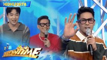 Ryan Bang at Ion, nagpagalingan sa pangangaroling! | It’s Showtime